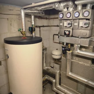 g-therm-bochum-sanitaer-notdienst-zentrale-vaillant-warmepumpe-installation-warmwasserspeicher-keller